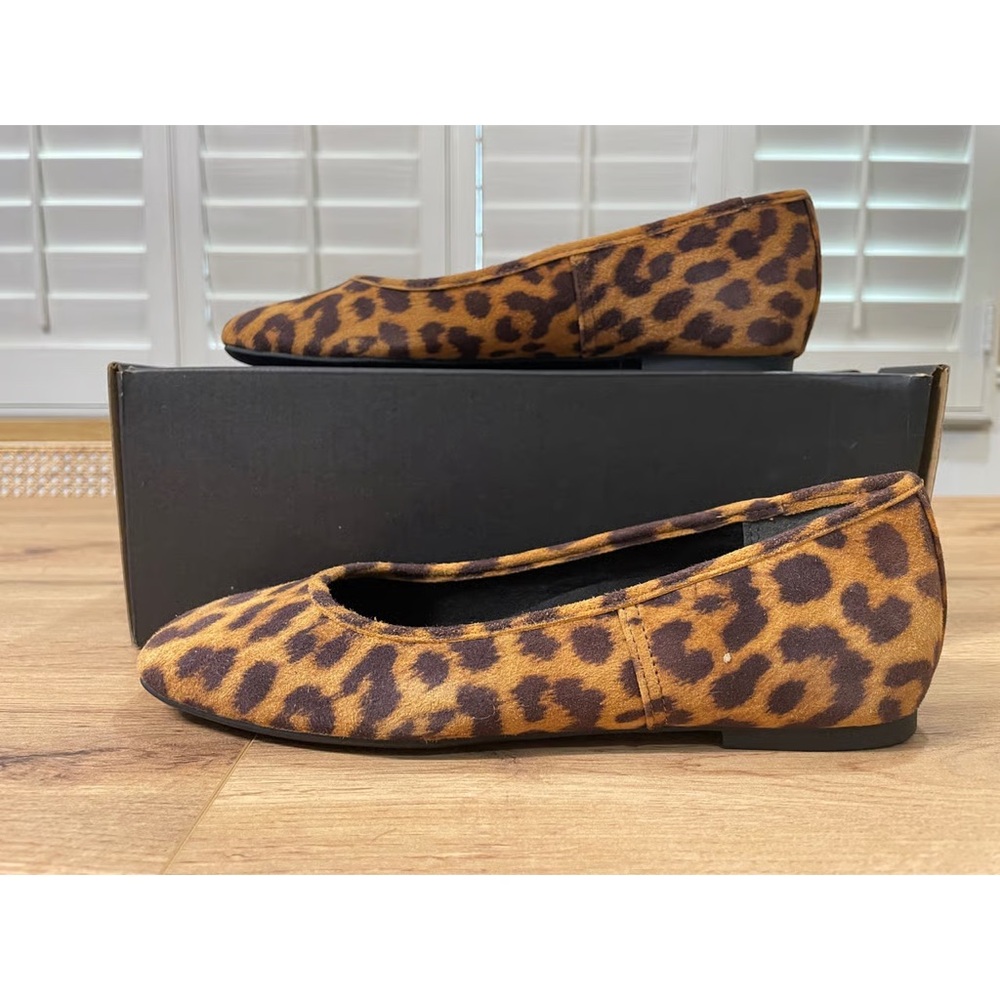 Vionic Leopard Patterned Flats NWT - image 3